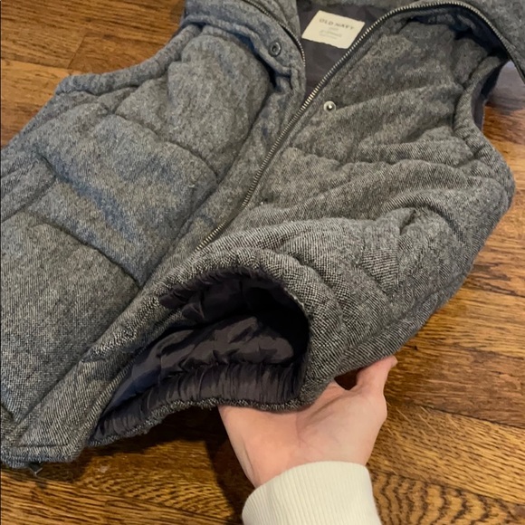 Gray vest - Picture 3 of 4